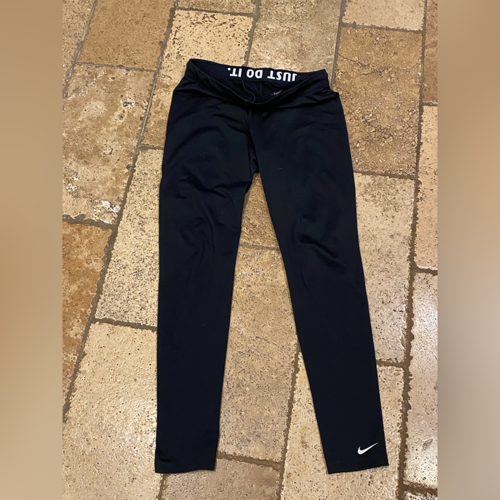 Nike pro combat Dri fit Therma fit women’s pull on pants no pockets warm soft M